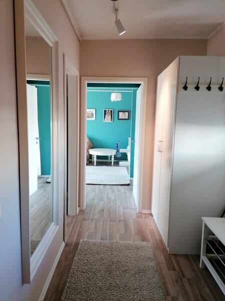 Piata Unirii, Calea Calarasilor, chiar la Sfanta Vineri,