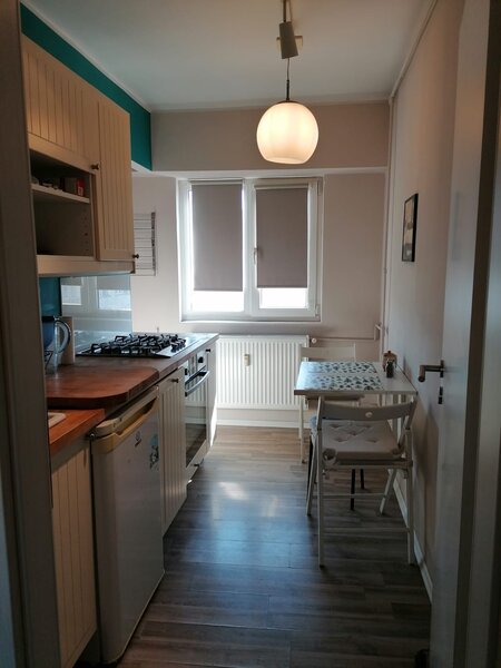 Piata Unirii, Calea Calarasilor, chiar la Sfanta Vineri,